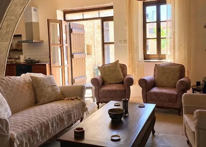 Levanda House - Traditional House